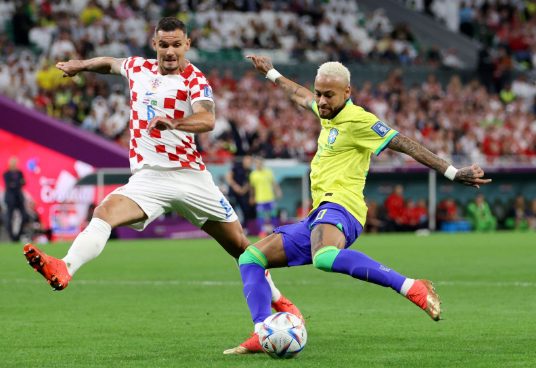 Neymar Jr - Vũ công Samba lạc lối giữa những ánh đèn phù hoa Hành trình nghệ thuật và phong cách không giới hạn