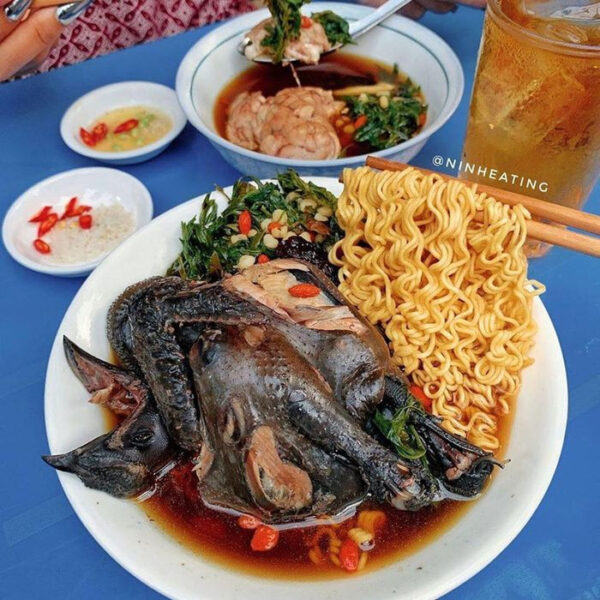gà tần thuốc bắc