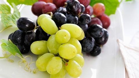 Lượng calo cụ thể trong 1 quả nho, dinh dưỡng và năng lượng.