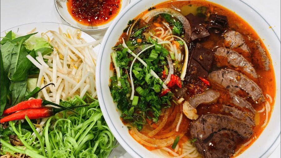 1 tô bún giò heo bao nhiêu calo và thành phần dinh dưỡng trong bát bún